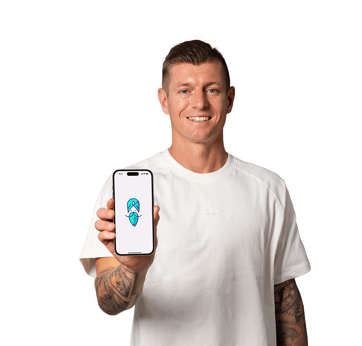 Toni Kroos mit Smartphone